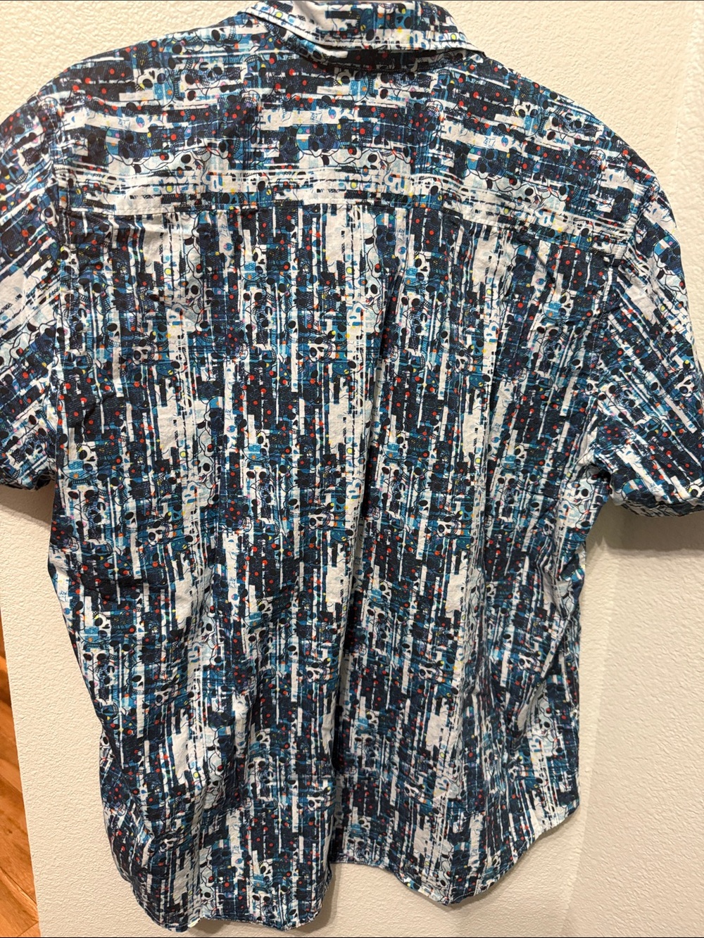 Robert Graham Multicolor Abstract Print Short-Sleeve Shirt (Blue, White, Red) - Picture 3 of 4